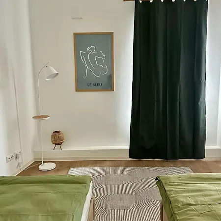Ueber 3-etagen Genau Im Zentrum! Apartment