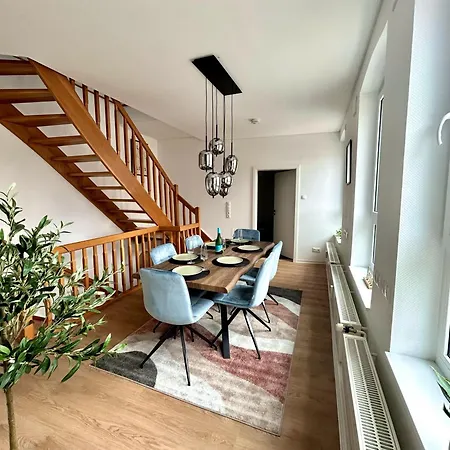 Apartment Ueber 3-etagen Genau Im Zentrum! *